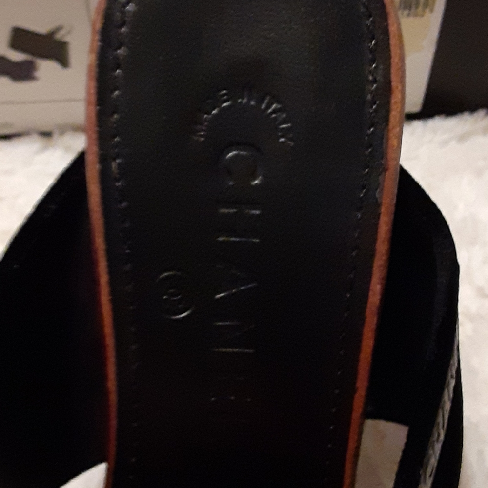 Shoes - Picture 6 of 8